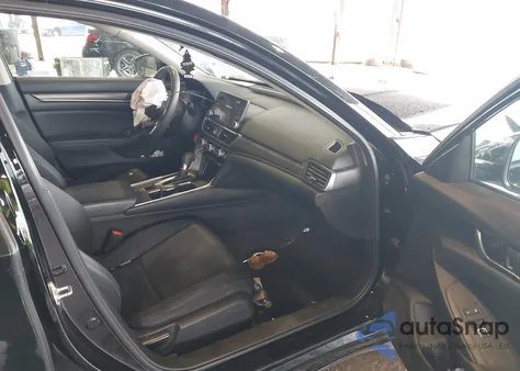 2018 Honda Accord Lx z USA, uszkodzony, nr VIN 1HGCV1F10JA263381